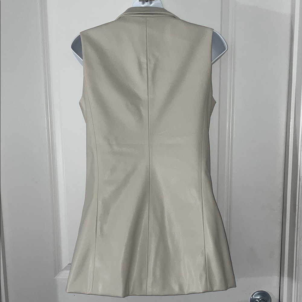 Jason Wu || Women's Cream Sleeveless Blazer Vest - Picture 2 of 3